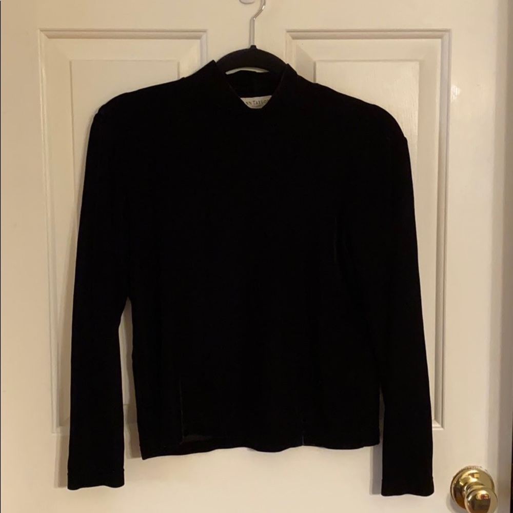 Ann Taylor Women’s black velvet turtleneck